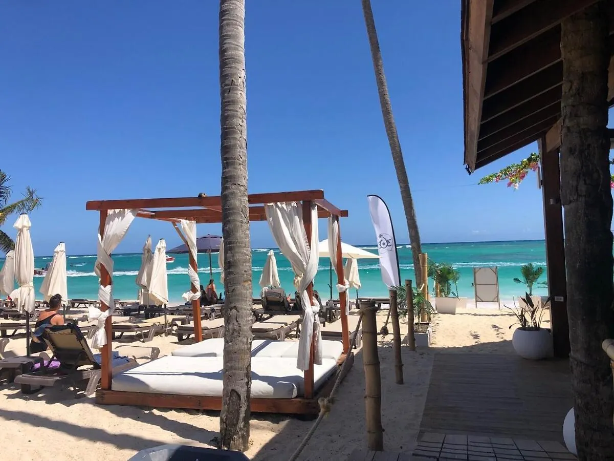Spacious 2 Bedroom Condo With Pool Close To Beach 푼타 카나 아파트
