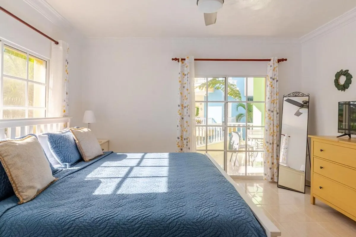 Spacious 2 Bedroom Condo With Pool Close To Beach 蓬塔卡纳